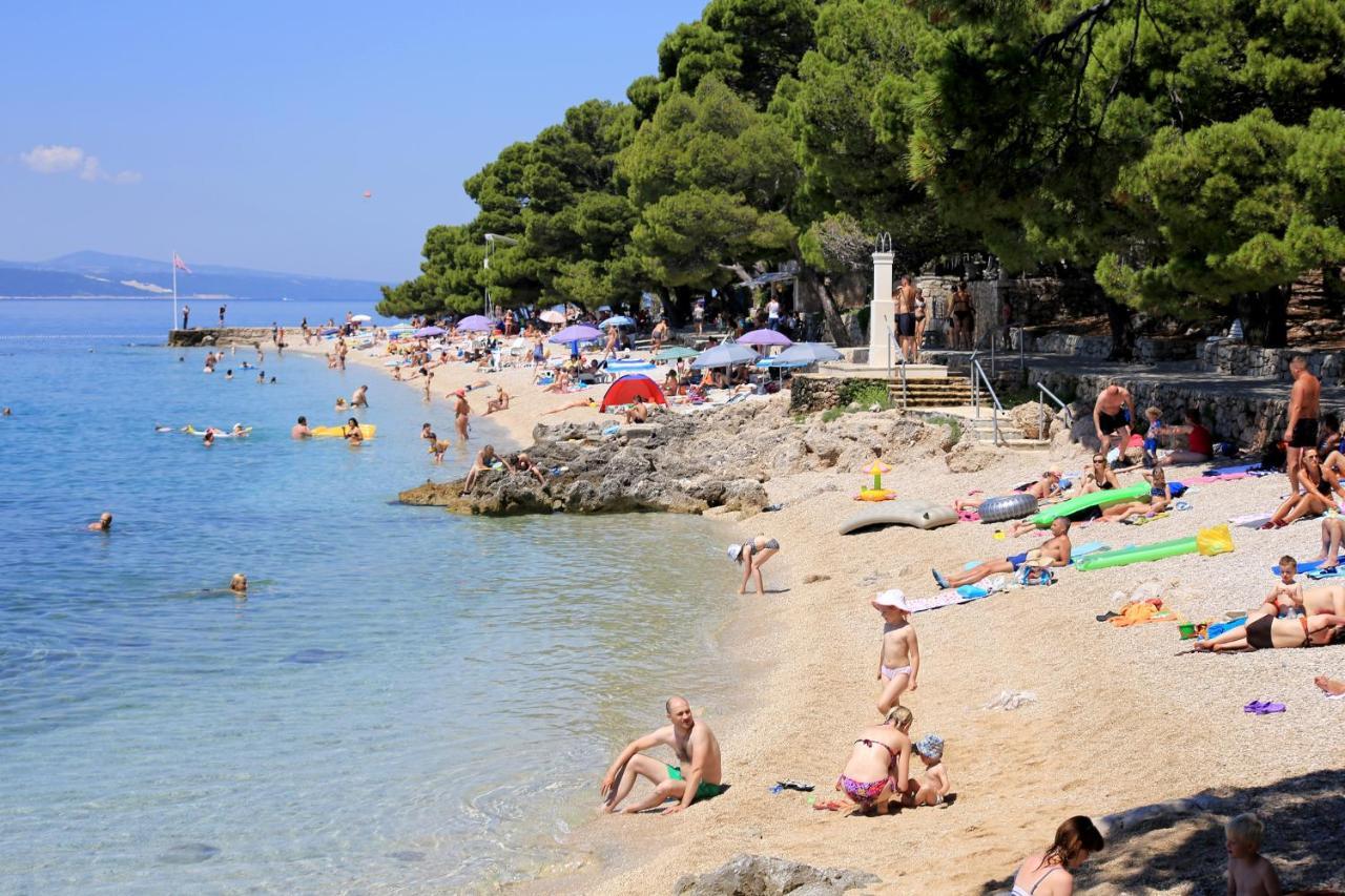 Apartments By The Sea Brela, Makarska - 18356 المظهر الخارجي الصورة