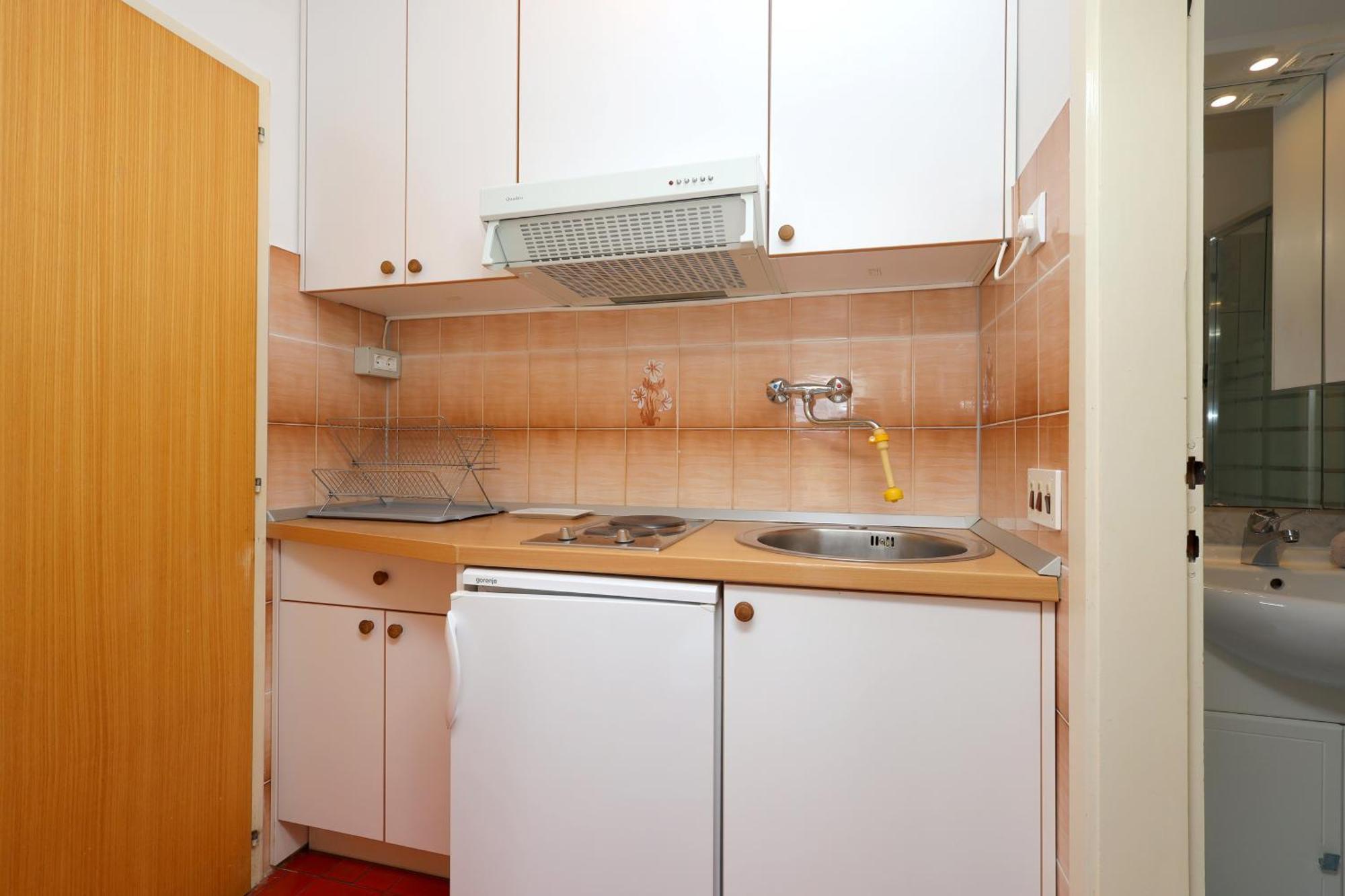 Apartments By The Sea Brela, Makarska - 18356 المظهر الخارجي الصورة