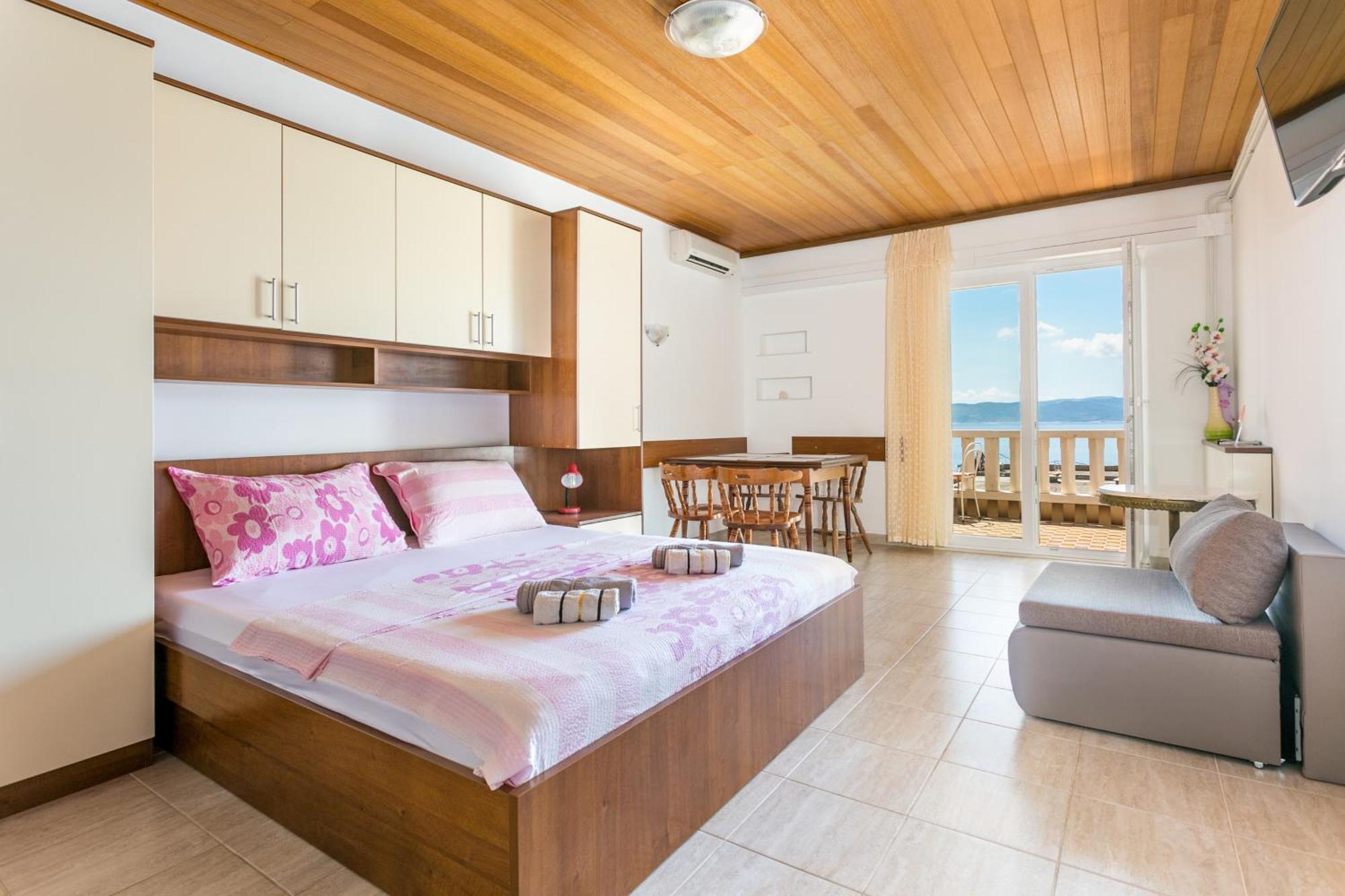 Apartments By The Sea Brela, Makarska - 18356 المظهر الخارجي الصورة