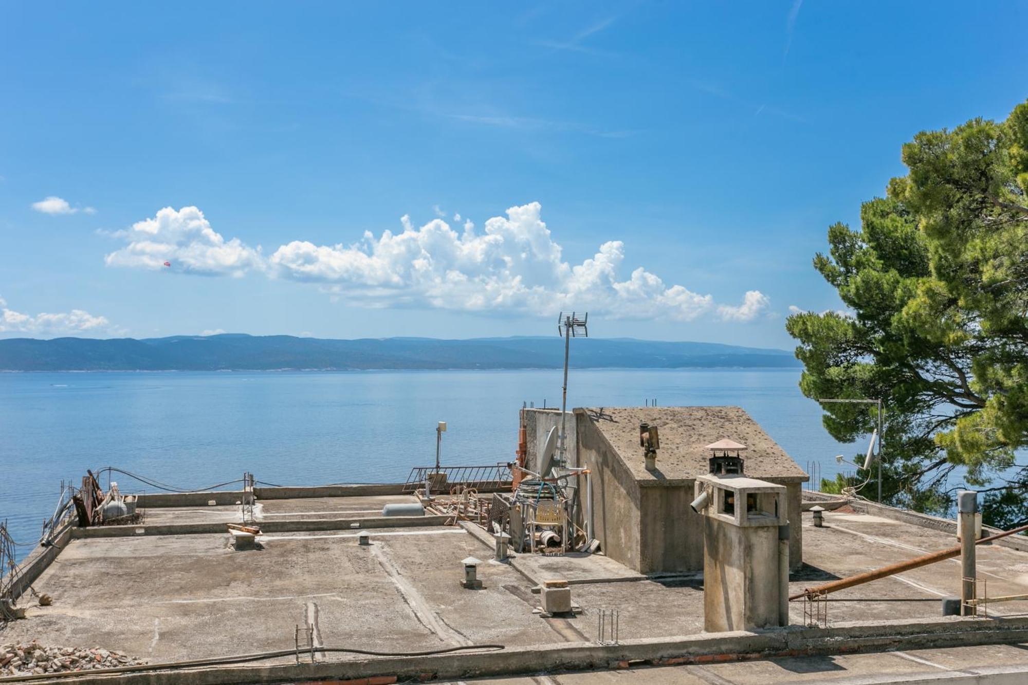 Apartments By The Sea Brela, Makarska - 18356 المظهر الخارجي الصورة