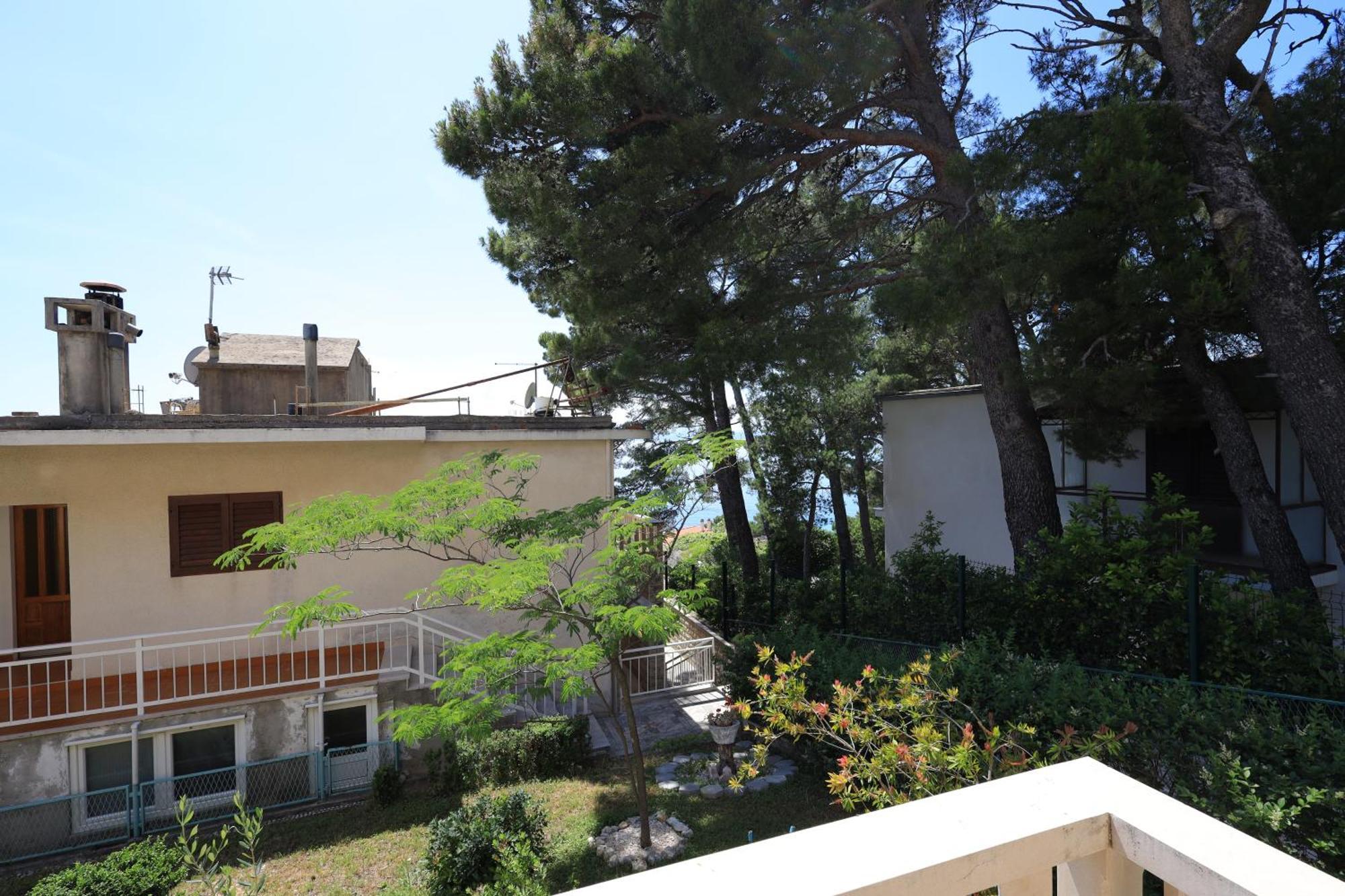 Apartments By The Sea Brela, Makarska - 18356 المظهر الخارجي الصورة