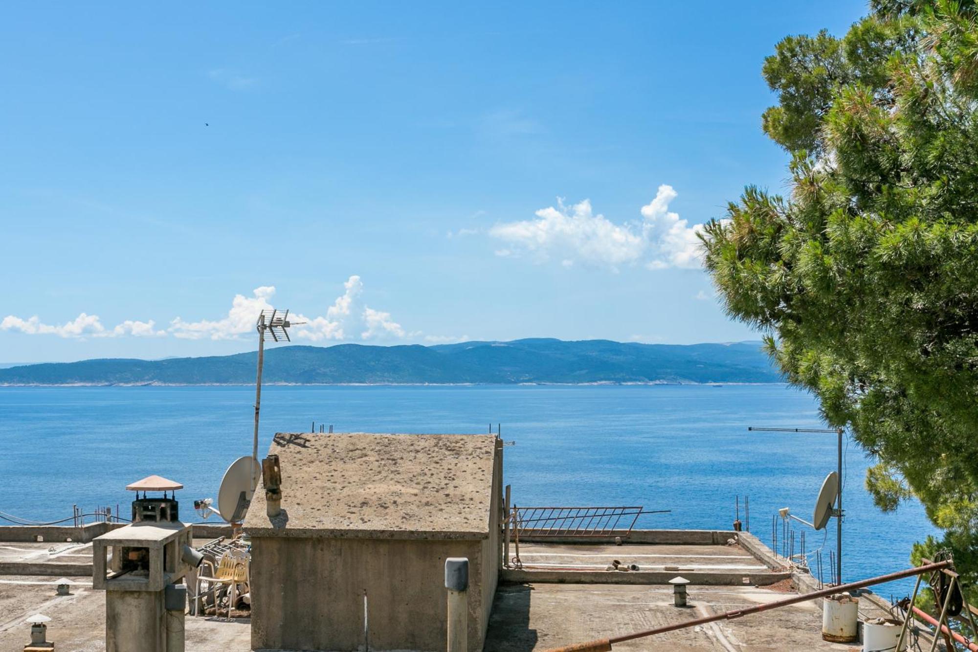 Apartments By The Sea Brela, Makarska - 18356 المظهر الخارجي الصورة