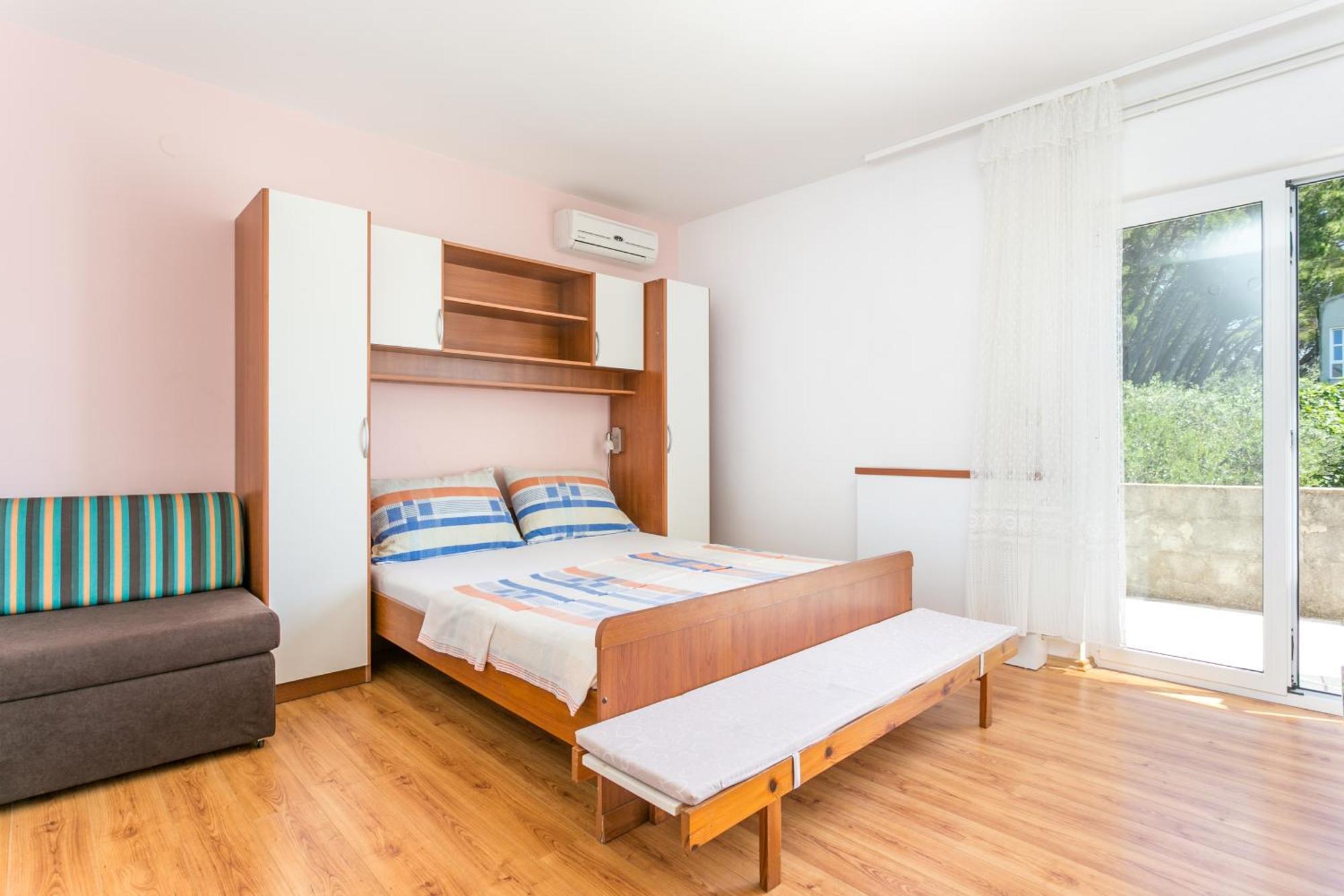 Apartments By The Sea Brela, Makarska - 18356 المظهر الخارجي الصورة