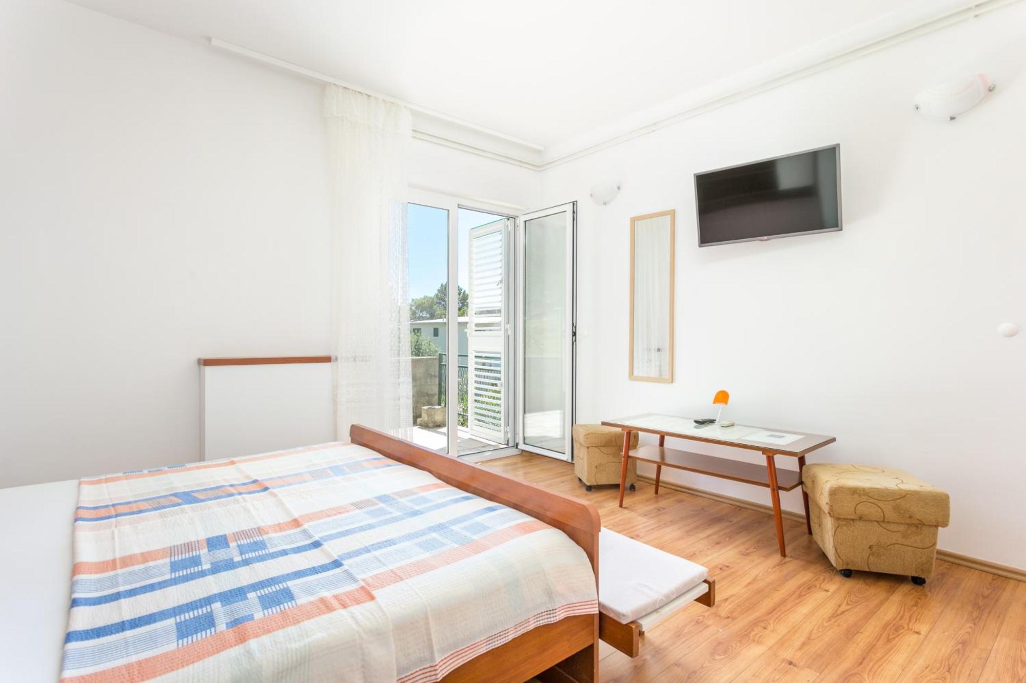 Apartments By The Sea Brela, Makarska - 18356 الغرفة الصورة